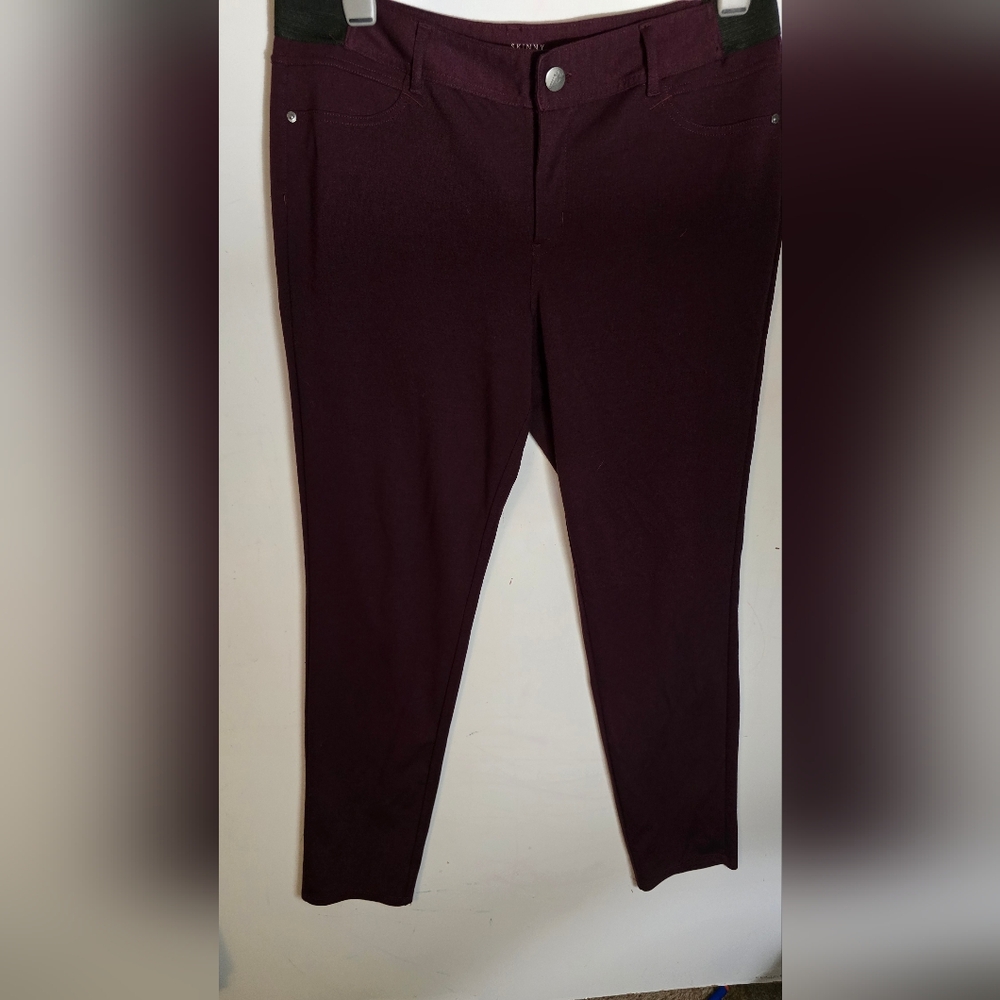 Simply Vera Vera Wang Skinny Pants | Wine Color | Size Large | Mid Rise Stretch
